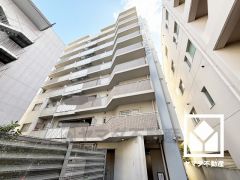 和室には足腰へ負担を掛けずリラックスできる掘りごたつがございます。