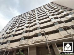 室内洗濯機置場がございますので、天候に左右されず洗濯していただけます。