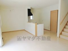 対面式キッチンなのでお料理中でもお子様の様子が分かって安心です。