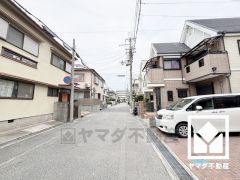 2025年9月フルリフォーム済の大変綺麗なお部屋で、即ご入居いただけます。お買い物施設や医療施設も徒歩圏内に揃う便利な住環境です。お問合せお待ちしております。