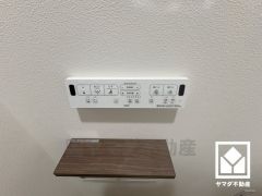 温水洗浄便座付きで、季節を問わずいつでも温かい便座をお使いいただけます。