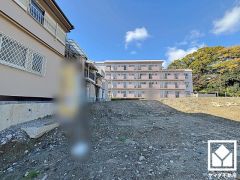 温水洗浄便座付きで、季節を問わずいつでも温かい便座をお使いいただけます。