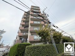 毎日の料理がもっとスムーズになる、便利な3口コンロ付き。