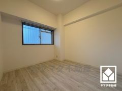 約4.8帖の洋室です。お子様のお部屋などにも丁度良い広さです