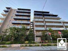 約6.1帖の納戸付き。季節の荷物や日用品のストックなども収納可能。マルチクローゼット付きの洋室としてもお使いいただけます。