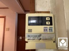 ボタン1つで自動でお湯張りができるオートバス機能付き。