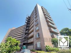 南東側にガーデニングや家庭菜園などを楽しんでいただける専用庭30平米がございます。（使用料月額1310円）