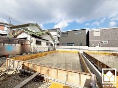 南側には京都市南区から神戸市中央区を繋ぐ国道171号線が通っています。神戸方面や西宮市街地、大阪・京都方面へも抜けやすく、車での移動にも便利な立地です。