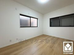 全居室6帖以上のゆとりある居住空間?で、広々お使いいただけます。