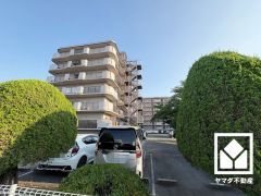 たっぷり収納できる約3帖の納戸付きだから、家の中をもっとスッキリ。季節の荷物や趣味の道具もしっかり収納。