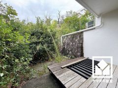 2階にはウッドデッキ付きの専用庭がございます。ガーデニングなどをお楽しみ頂くこともできます。