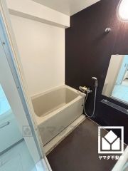 1日の疲れを癒す浴室でゆったりリフレッシュ。