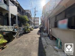 各所に手摺り・介護用設備などが設置されており、ご高齢の方も安心してお住まいいただけるバリアフリー対応の住宅となっております。