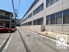 お買い物施設が徒歩圏内に複数あり、便利な住環境です。