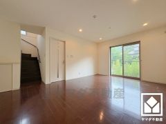 自然光を取り込む、開放感あふれる暮らし。隅々まで光が降り注ぎ、明るく心地の良い空間。