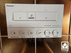 温水洗浄便座付きで、季節を問わずいつでも温かい便座をお使いいただけます。