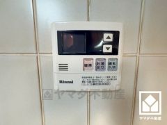 ボタン1つで自動でお湯張りができるオートバス機能付き。