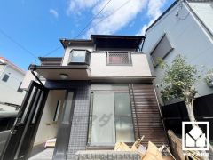 換気効率が高くお手入れもしやすいスリム型のレンジフードを完備。スッキリとしたスタイリッシュなデザインも魅力の一つです。