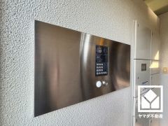 安心・安全な暮らしをサポートするオートロックシステムも完備。