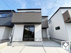 ZEH水準の高い省エネ性能を備えており、光熱費などのランニングコストを抑えられます。夏は涼しく、冬は暖かい、季節に関わらず快適に過ごせる住宅です。