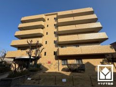 南側に国道2号線が通っています。阪神高速道路の西宮出入口（神戸方面）、芦屋出入口（大阪方面）も下道5分圏内で、車での移動がしやすい立地です。