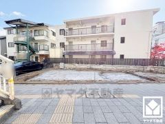 「セブンイレブン西宮川西町店」まで徒歩6分、「コープ打出浜」まで徒歩8分、「ウエルシア芦屋春日店」まで徒歩8分など、お買い物施設が徒歩圏内に複数あり便利な住環境です。