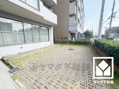 トイレは温水洗浄便座付きで、季節を問わずいつでも温かい便座をお使いいただけます。