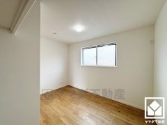 全居室に窓がございます。明るい陽光がたっぷり差し込む心地よい生活空間です。