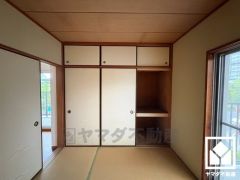 押入にはお客様用の座布団や寝具も収納可能です。