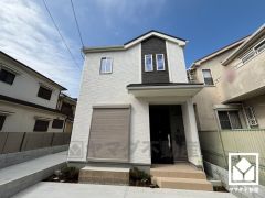 落ち着いた色合いと品のあるデザイン。帰るたびに安心感を感じられる佇まい。