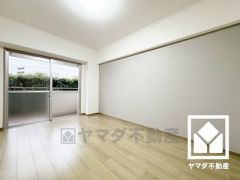 南西側洋室です。お子様のお部屋などにも丁度良い広さです。