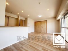 自然光を取り込む、開放感あふれる暮らし。隅々まで光が降り注ぎ、明るく心地の良い空間。