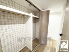 廊下にも大容量の物入があり、住空間を広々お使いいただけます。