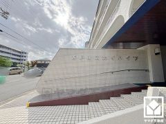 阪神電鉄本線「香櫨園」駅まで徒歩約15分、JR東海道本線「さくら夙川」駅まで徒歩約21分、阪急電鉄神戸線・甲陽線「夙川」駅まで徒歩約26分の立地。