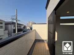 バルコニーが2階と3階にございますので、お洗濯物もたっぷりと干す事ができます。