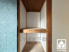 押入にはお客様用の座布団や寝具も収納可能です。