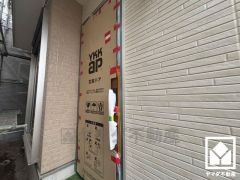 突然の来訪時でも安心なモニター付きインターホンを完備。お留守番中のお子様でも簡単に来訪者の確認ができます。