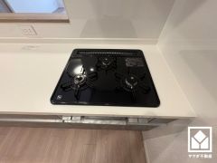 毎日の料理がもっとスムーズに。便利な3口コンロ付きキッチン。