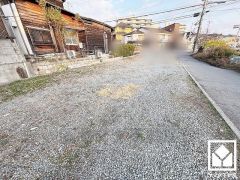 余裕のある南側間口約13.5mで、駐車スペースや玄関アプローチが確保しやすく、間取りの自由度が高まります。