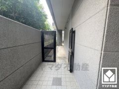 11階建て4階部分の南向き角部屋。