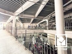 屋内駐輪場・バイク置き場なので、雨や風、直射日光から自転車を守ることができます。