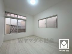 約6帖の2階洋室です。全居室フローリングでお掃除ラクラクです。