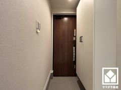 玄関にはシューズボックスを完備。家族の靴もしっかり収納できるので、玄関がいつも片付き、気持ちよくお客様を迎えられます。