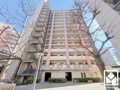 広々16.6帖のLDKが魅力。家族全員がリラックスできる、ゆったりとした快適リビングで温かい団らんの時間を。