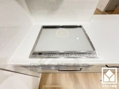 安全性と使いやすさを兼ね備えたIHクッキングヒーターで快適なキッチンライフ。お手入れもラクラクです。ご成約でヤマダポイントプレゼント中です。お問合せお待ちしております。