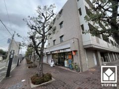 トイレは温水洗浄便座付きで、季節を問わずいつでも温かい便座をお使いいただけます。