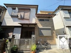 廊下や階段下にも収納があり、住空間を広々お使いいただけます。