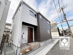 「セブンイレブン尼崎杭瀬本町東店」まで徒歩7分、「ライフォート小川店」まで徒歩8分、ショッピングモール「ヨッテ杭瀬」まで徒歩11分など、お買い物施設が徒歩圏内に複数あり便利な住環境です。