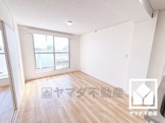 自然光を取り込む、開放感あふれる暮らし。隅々まで光が降り注ぎ、明るく心地の良い空間。