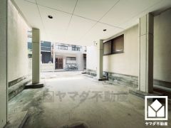 屋根裏収納とは別に、ロフトが2か所ございます。大型荷物の収納や、書斎・趣味のスペース、お子様の秘密基地など、多用途にお使い頂けます。